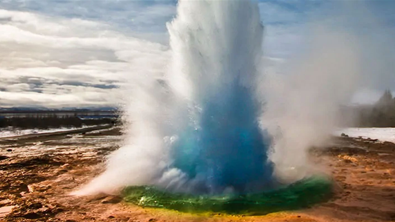 Foto - Obruk tehlikesi sürerken Konya'nın altından petrol gibi fışkırabilir! Aksi halde kuyu betonla kapatılacak