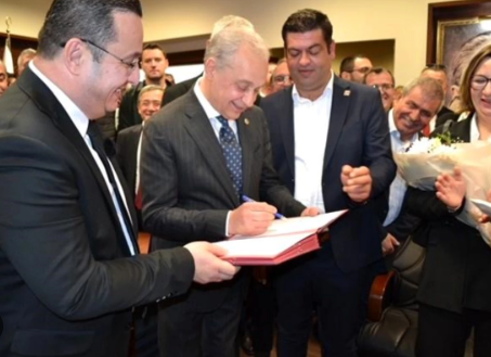 Foto - Öcalan hain değil diyen CHP’li başkan, ilçeyi parsel parsel satışa çıkardı