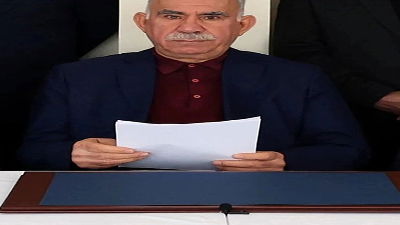 Foto - Öcalan'ın önündeki mikrofon olay oldu! Herkesin aklında aynı soru var