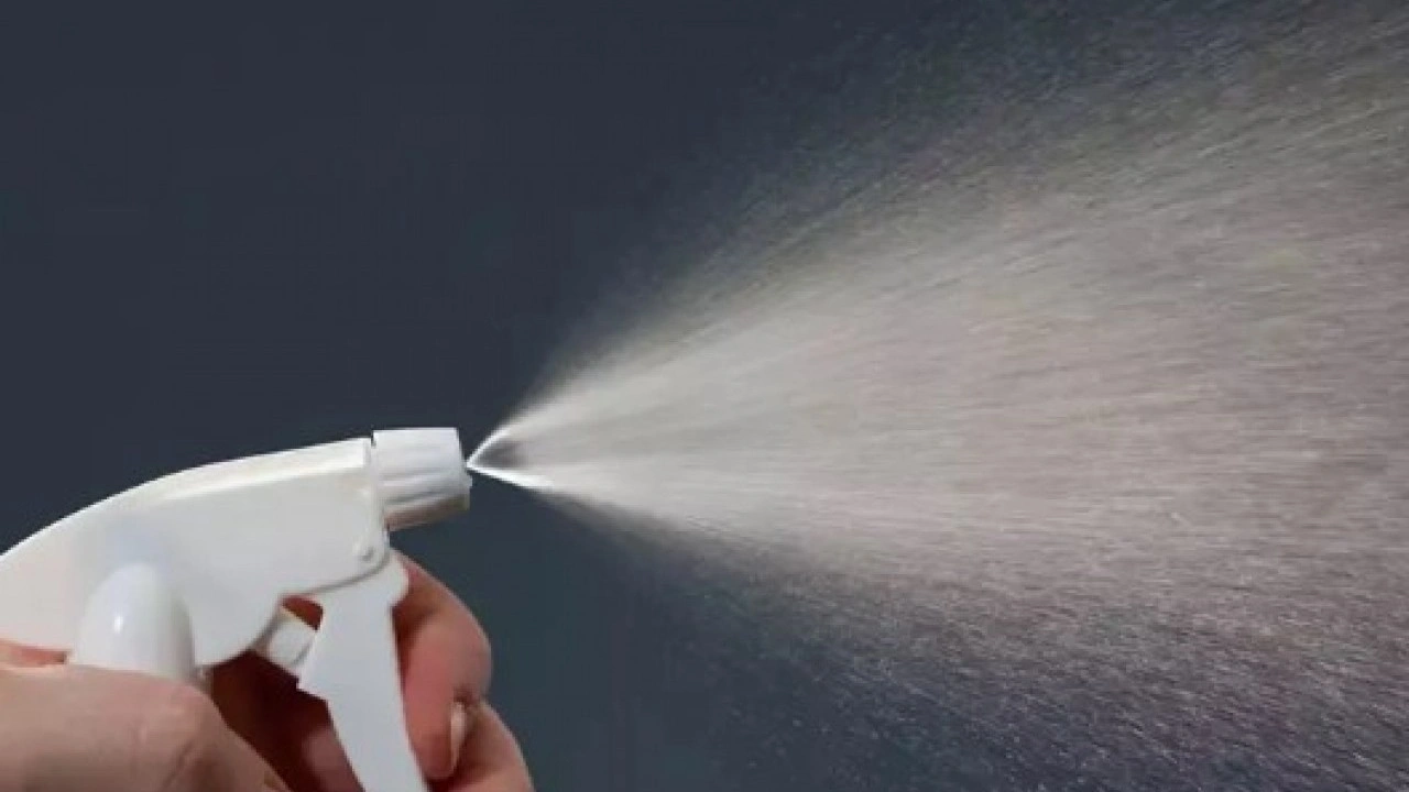 Foto - Oda spreylerine para vermeyin: 1 bardak suya 7 damla evinizi ferahlatıyor!