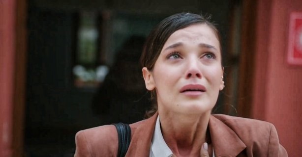 Foto - Ödül gecesinde saçmalayan oyuncudan büyük iki yüzlülük! Pınar Deniz resmen ifşa oldu