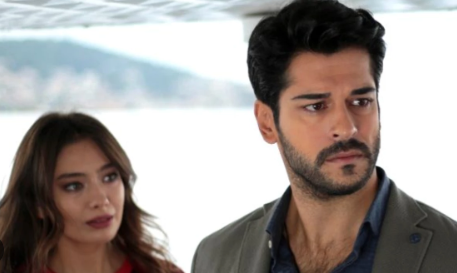 Foto - Ödül törenlerinde devletini ve milletini kötüleyen çakma sanatçılar! Güney Kore’de ödül alan Burak Özçivit bakın neler söyledi