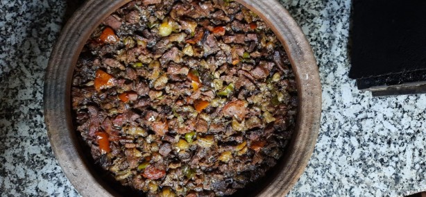 Odun ateşinde pişen 9 saatlik dev lezzet: Beypazarı Güveci