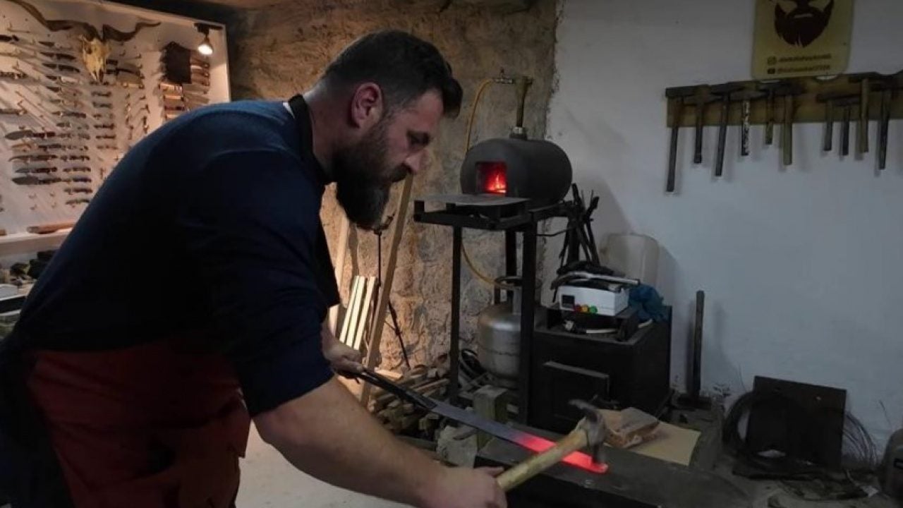 Foto - Odunluğu sanat atölyesine çevirdi! Hurda metallere hayat veriyor