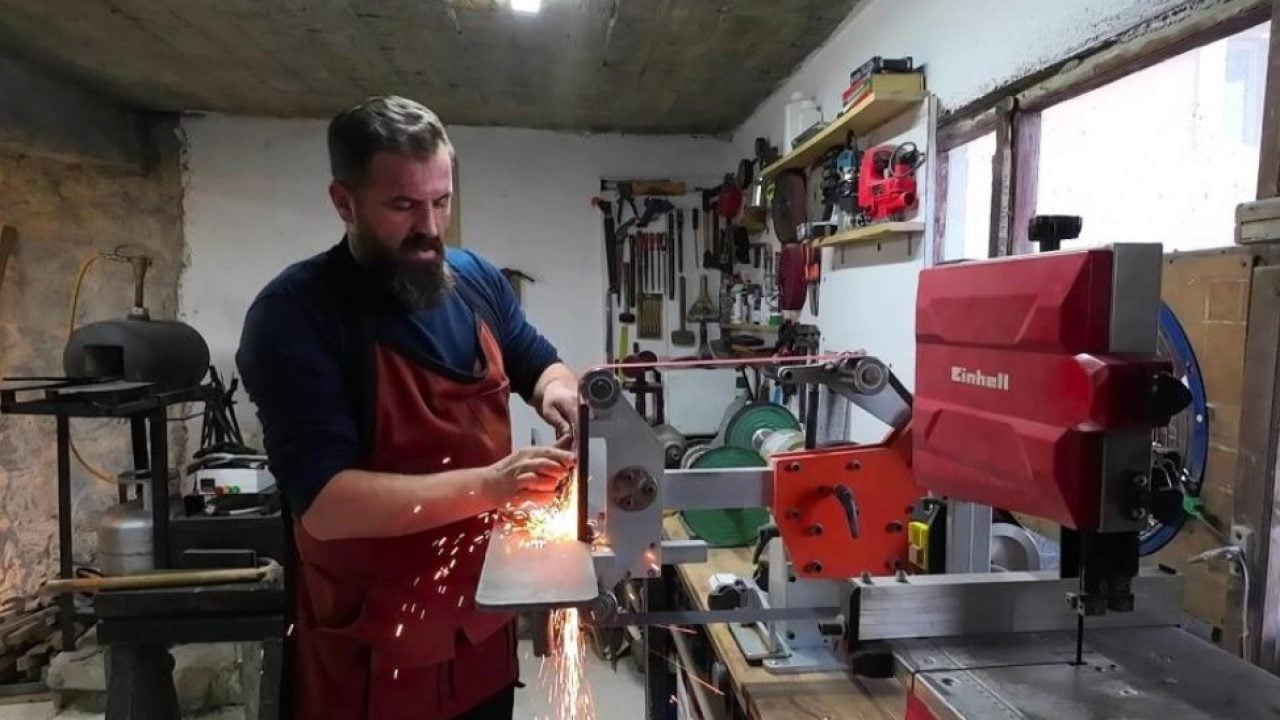 Foto - Odunluğu sanat atölyesine çevirdi! Hurda metallere hayat veriyor