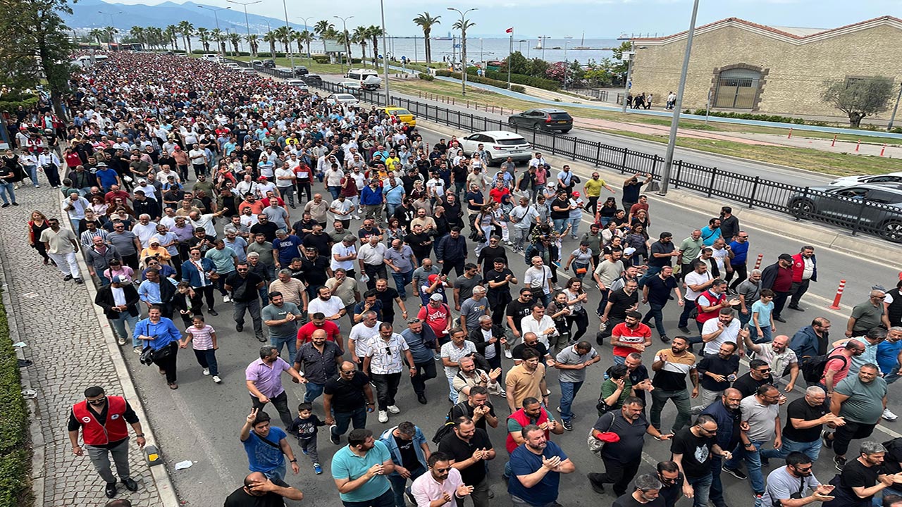 ‘Odunu koysan onu seçerim’ Çağdaş İzmir çöpe teslim!