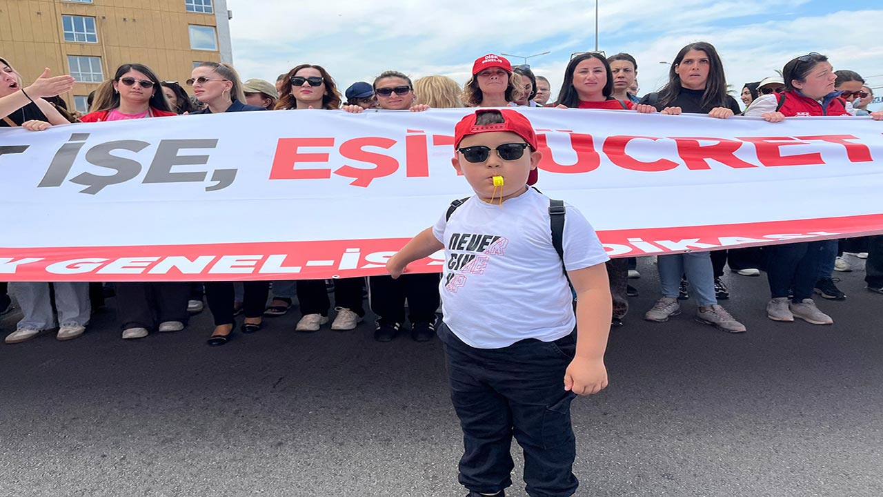 Foto - ‘Odunu koysan onu seçerim’ Çağdaş İzmir çöpe teslim!