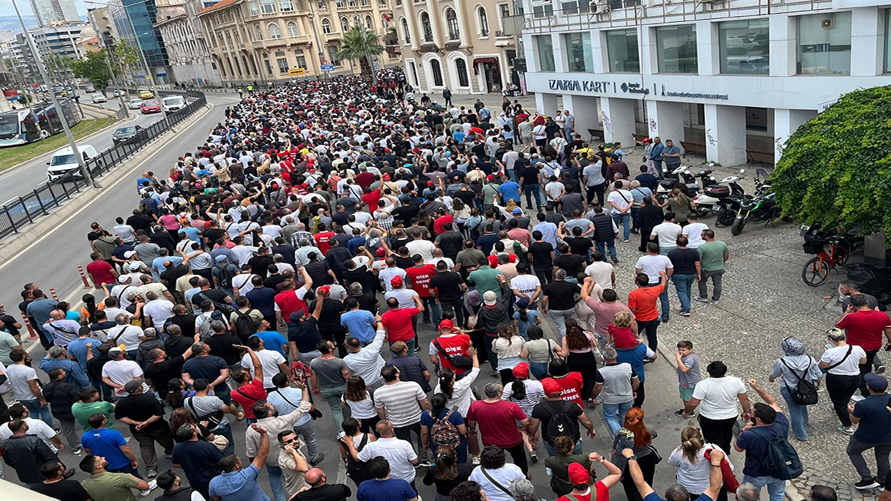 Foto - ‘Odunu koysan onu seçerim’ Çağdaş İzmir çöpe teslim!