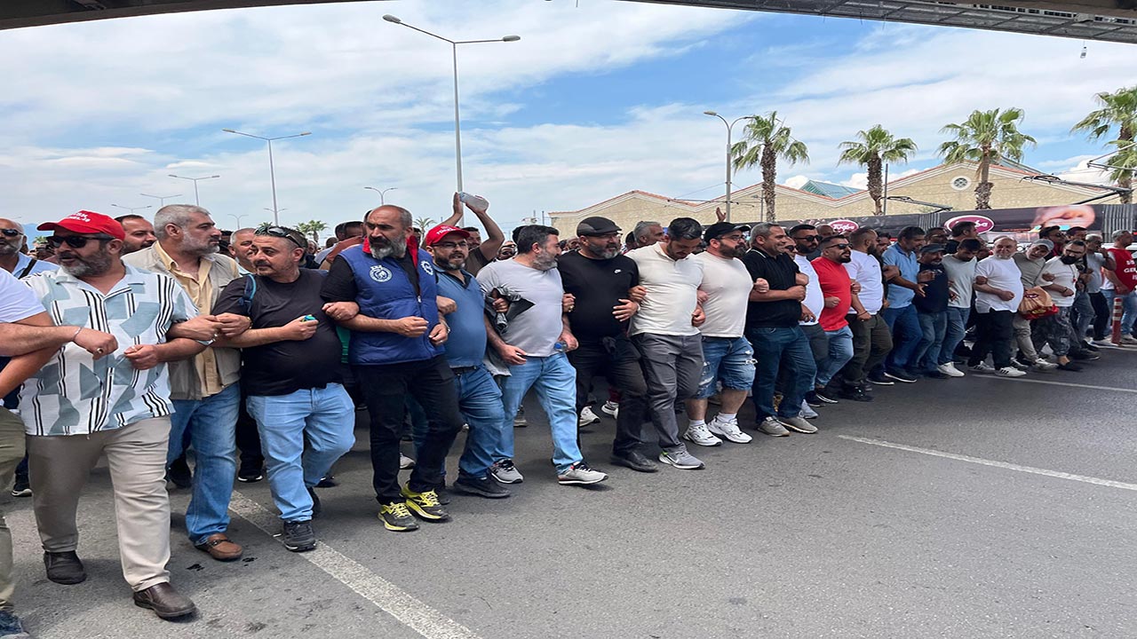 Foto - ‘Odunu koysan onu seçerim’ Çağdaş İzmir çöpe teslim!