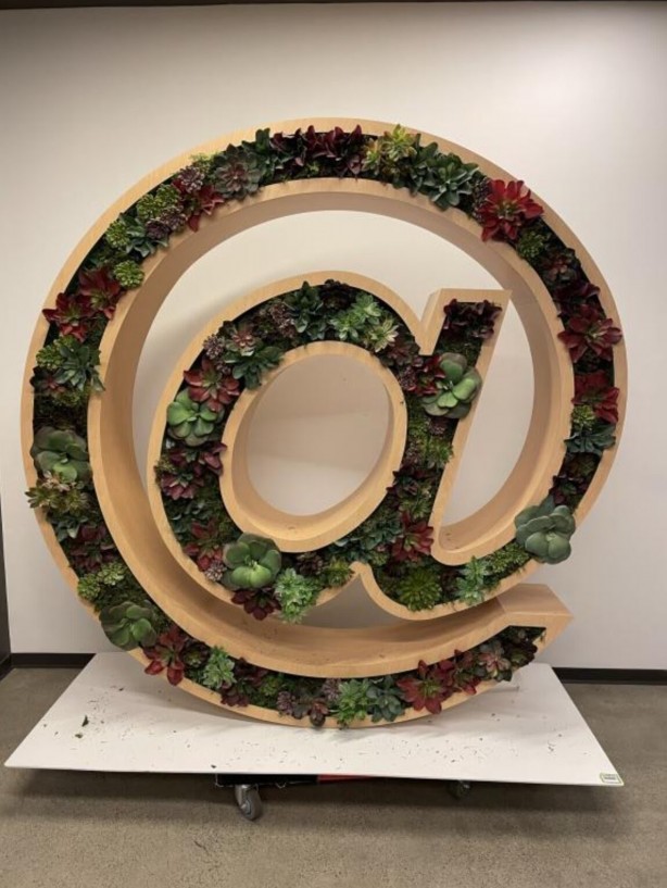 Foto - Ofiste ne var ne yok gitti! Twitter'ın kuş logosuna servet