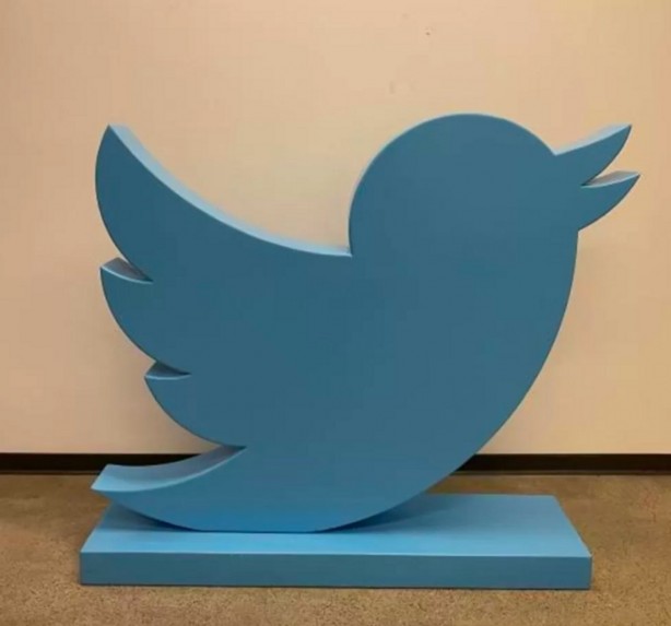 Foto - Ofiste ne var ne yok gitti! Twitter'ın kuş logosuna servet
