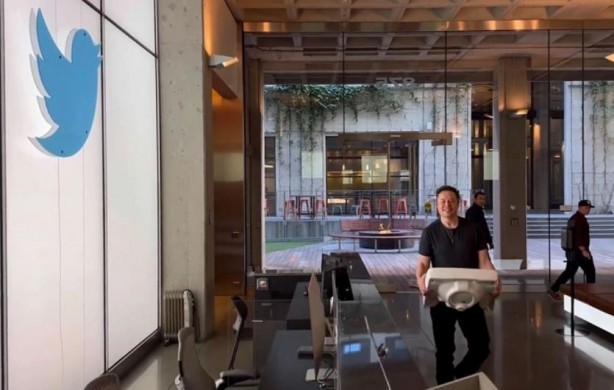 Foto - Ofiste ne var ne yok gitti! Twitter'ın kuş logosuna servet