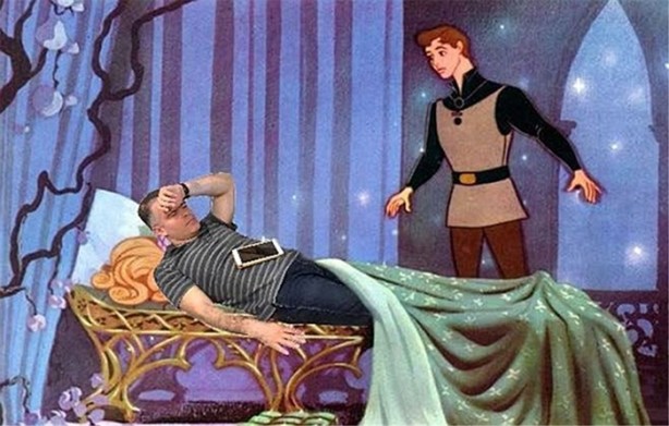 Foto - Ofiste uyuyakalınca herkesin diline düştü