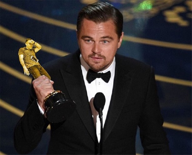 Foto - Ofiste uyuyakalınca herkesin diline düştü