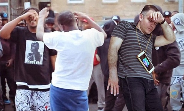 Foto - Ofiste uyuyakalınca herkesin diline düştü