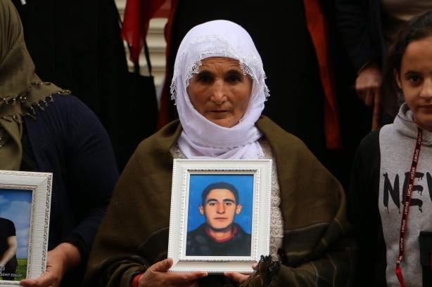 Foto - Oğlu PKK tarafından kaçırılan annenin Kürtçe çağrısı yürekleri sızlattı