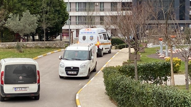 Foto - Oğlunu tabanca ile korkutmak isterken yanlışlıkla vurdu! Anne gözaltında...