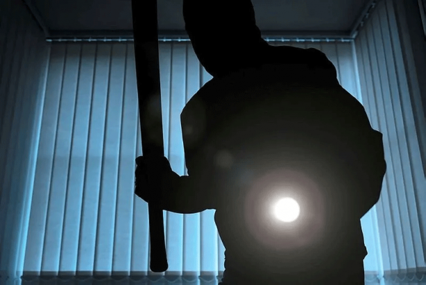 Foto - Oğlunun düğününü paylaştı başına gelmeyen kalmadı! Sosyal medya paylaşımı ev soydurttu