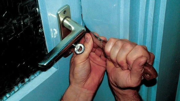 Foto - Oğlunun düğününü paylaştı başına gelmeyen kalmadı! Sosyal medya paylaşımı ev soydurttu