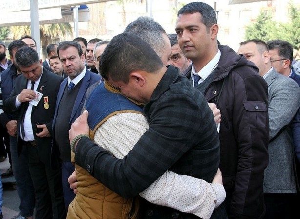 Oğlunun silah arkadaşına bu soruyu sorunca... Gözyaşlarına boğuldular
