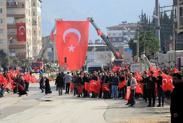 Foto - Oğlunun silah arkadaşına bu soruyu sorunca... Gözyaşlarına boğuldular