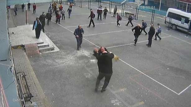 Foto - Öğrenci velisi öğretmene böyle saldırıdı!