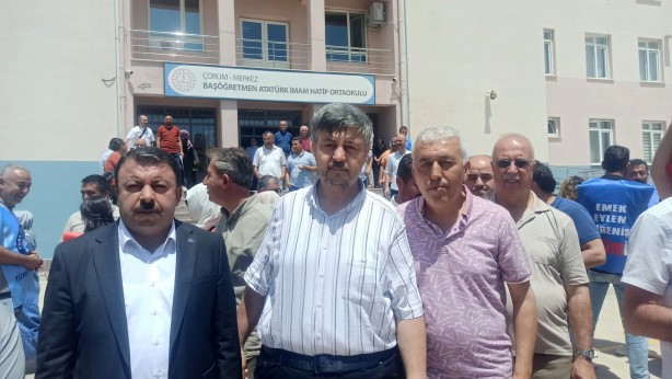 Foto - Öğrenci velisinin zincirle darp ettiği okul müdürü ve hizmetli konuştu