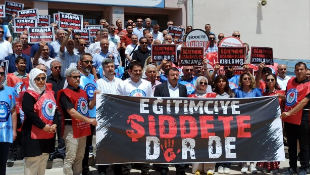 Foto - Öğrenci velisinin zincirle darp ettiği okul müdürü ve hizmetli konuştu