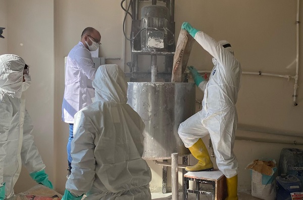 Foto - Öğrenciler 8 bin litre boya üretti