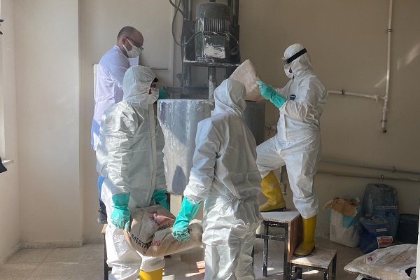 Foto - Öğrenciler 8 bin litre boya üretti