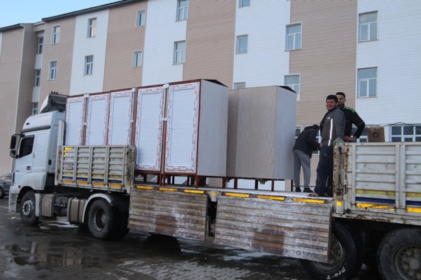 Foto - Öğrenciler depremzedeler için üretti