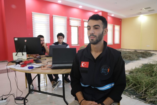 Öğrenciler tamamen otonom çalışan robot üretti