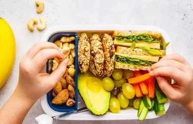 Foto - Öğrenciler ve çocuklar için zengin, doğru beslenme nasıl olmalı? Okul beslenme çantası nasıl olmalı?