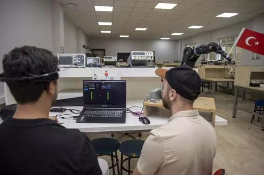 Foto - Öğrencilerden ALS hastalarına umut olacak proje: Yapay zeka tabanlı kol geliştirdiler