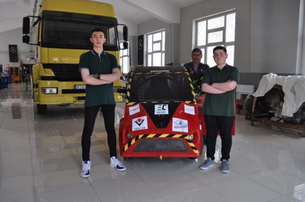 Öğrencilerden büyük başarı! 100 km’de 13 TL yakıyor