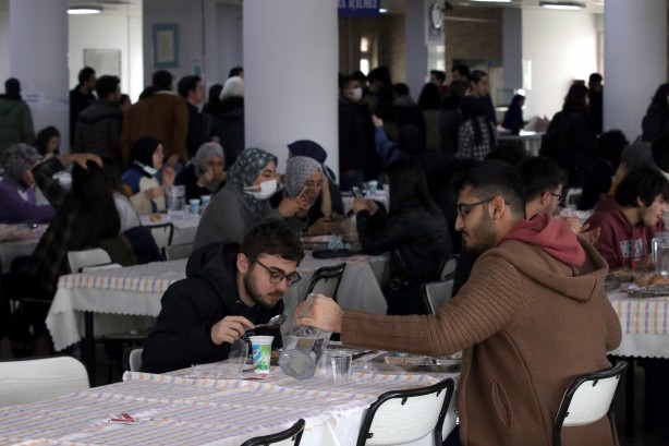Foto - Öğrencilere 3 çeşit yemek 1 lira