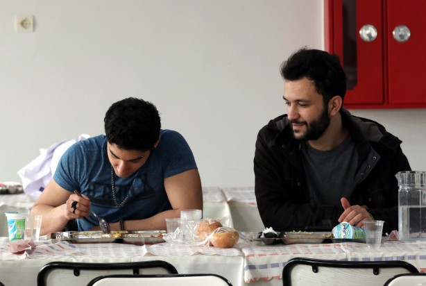 Foto - Öğrencilere 3 çeşit yemek 1 lira