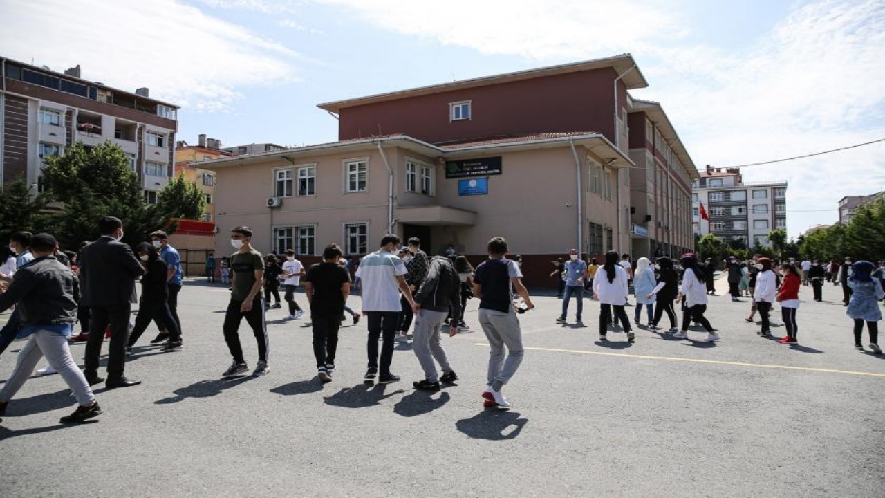 Foto - Öğrencilere siyah deri ayakkabı zorunlu mu olacak? Bakanlıktan açıklama geldi
