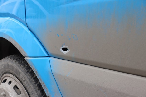 Foto - Öğrencilerin bulunduğu dolmuşa silahlı saldırı