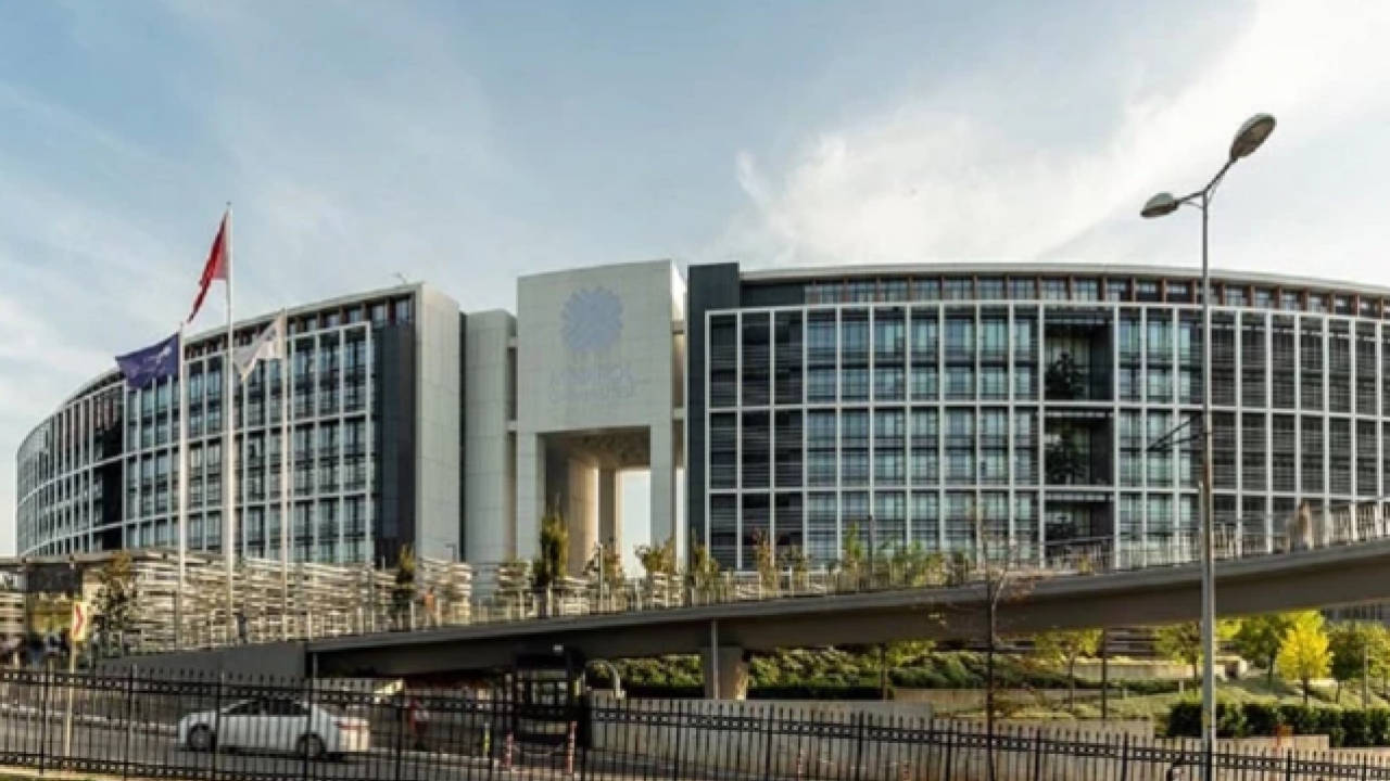 Foto - Öğrenciyiz müşteri değil! Özel üniversitelerde zam oranı yüzde 80’i geçti! Hangi üniversite kaç para?