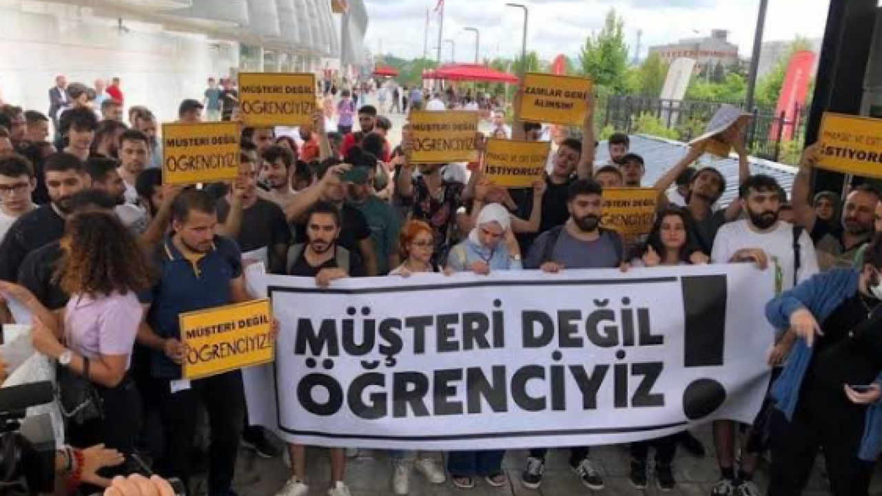 Foto - Öğrenciyiz müşteri değil! Özel üniversitelerde zam oranı yüzde 80’i geçti! Hangi üniversite kaç para?