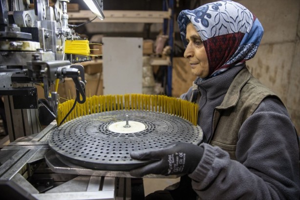 Foto - Öğrenciyken kullandığı makinelerin üreticisi oldu! Şimdi 65 ülkeye peynir ekmek gibi bundan satıyor! Vallahi helal olsun