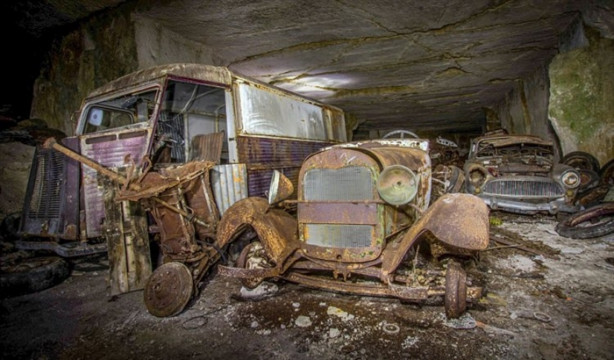 Foto - Öğretmen yer altında servet buldu!