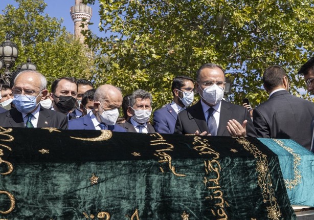 Foto - Oğuzhan Asiltürk'ün cenaze namazı Hacıbayram Camisi'nde kılındı