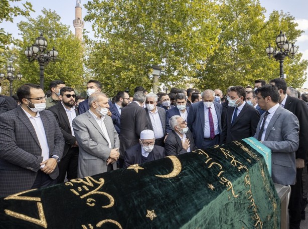 Foto - Oğuzhan Asiltürk'ün cenaze namazı Hacıbayram Camisi'nde kılındı