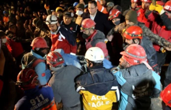 Foto - Oğuzhan Uğur çılgına çevirdi: Kalp krizi geçirmişler