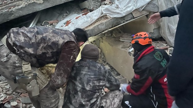 Foto - OHAL bölgelesi ilen edilen depremden etkilenen bölgeler için alınan yeni kararlar Resmi Gazete'de yayımlandı. 
