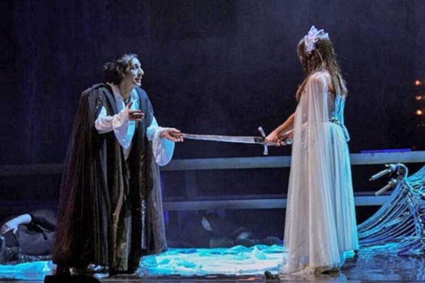 Foto - Okan Bayülgen, İngilizlerin hilkat garibesi ‘Richard’ ile ders verdi: Biz öteki görüyoruz, bizi ‘öteki’ görüyorlar... Senin derdin ne?