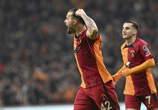 Foto - Okan Buruk, 3 futbolcunun takımdan ayrılmasını asla istemiyor: İsimleri ortaya çıktı