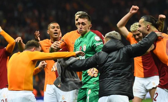 Foto - Okan Buruk güzel haberi İngiltere'den alacak! Resmen duyurdular: O listenin başında artık...